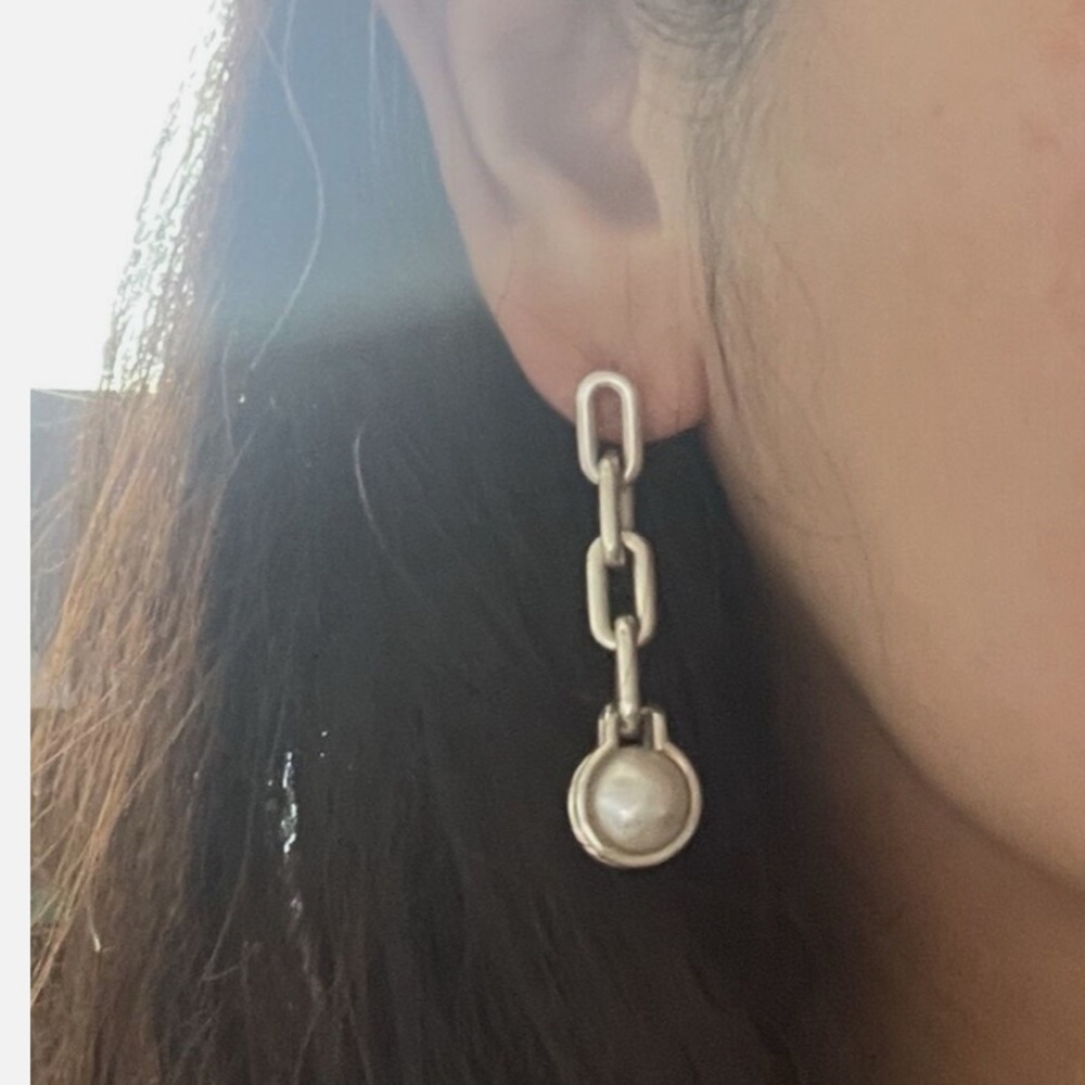 Tiffany & Co. Pearl hardware Earrings 2011 Rare Vintage